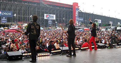 On stage shot of Foreigner's crowd.