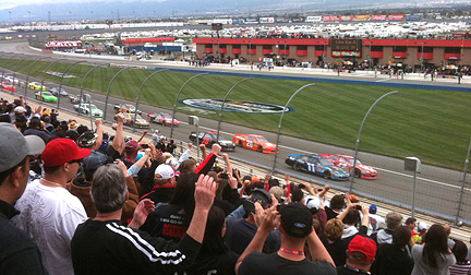 Right race crowd shot.